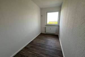 Geräumige Familienwohnung mit Balkon in Zwickau, Neuplanitz – Dortmunder Straße 4, 8062 Neuplanitz, Zwickau – Vorschaubild 3