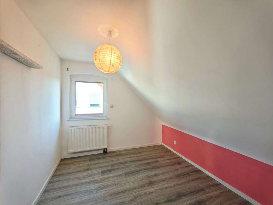 Kinderzimmer 2 / DG