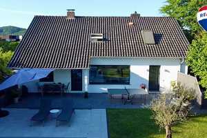 Einfamilienhaus mit Flair – Beheizter Pool & großer Garten nahe Bielefelds Flugplatz Senne – Bielefeld – Vorschaubild 2