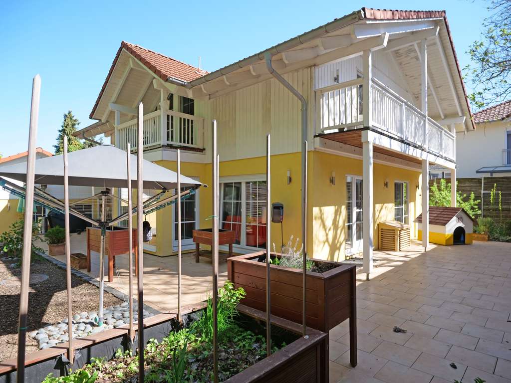 Immobilie in Wörrstadt - Wohnen. Wellness. Werkstatt. — Dieses Haus kann alles. - Bild 3