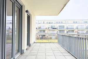 Wohnen mit Komfort: 3-Zimmer-Wohnung mit 106 m², EBK und Balkon – Karlsbader Platz 14, 65197 Rheingauviertel / Hollerborn, Wiesbaden – Vorschaubild 1