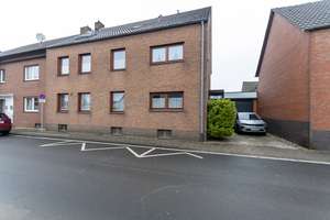 Großes Grundstück in Rheinnähe mit einem Dreifamilienhaus und einer Gewerbehalle – Die vollständige Adresse der Immobilie erhältst du vom Anbieter., 41468 Uedesheim, Neuss – Vorschaubild 3