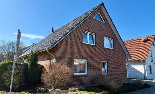 Ruhig • Familienfreundlich • Hell 

freistehendes Einfamilienhaus Baujahr 2003