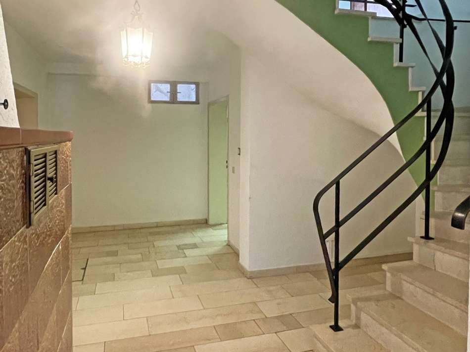 UG Flur mit Treppe