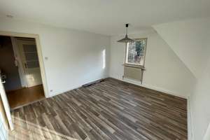 Gepflegte 5-Zimmer-Wohnung in Zazenhausen, Stuttgart – Himmelsleiter 22, 70437 Zazenhausen, Stuttgart – Vorschaubild 5