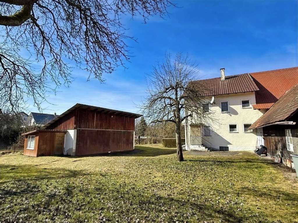 Immobilie in Sauldorf - Bauernhaus mit Nebengebäuden auf knapp 6.000 m² Grundstück in traumhafter Randlage - Bild 1