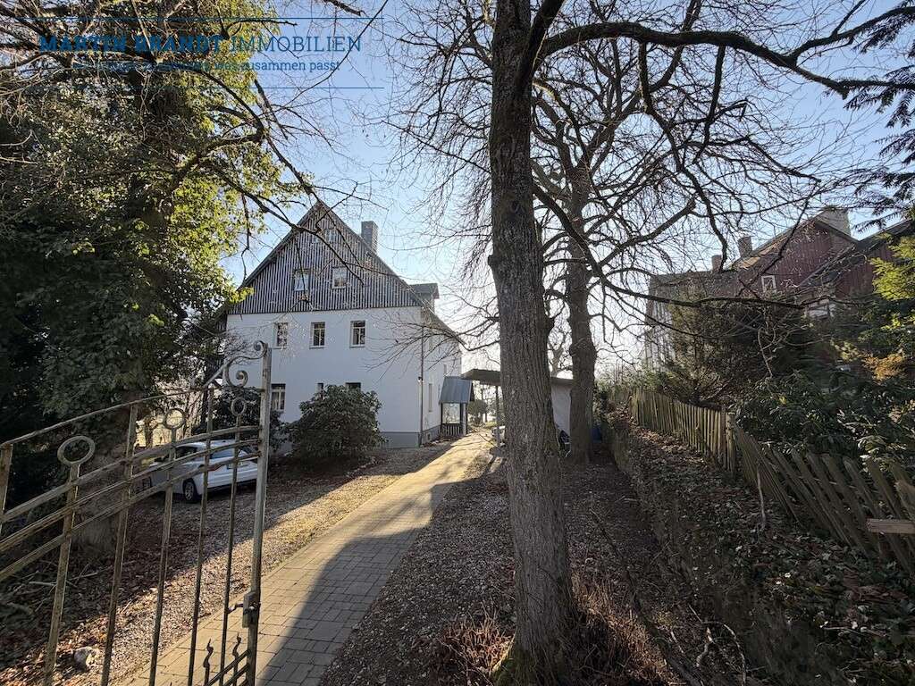 Immobilie in Waldems - Traumhaftes Anwesen (drei Wohneinheiten) mit 
parkähnlicher Gartenanlage in Waldems/Steinfischbach - Bild 1