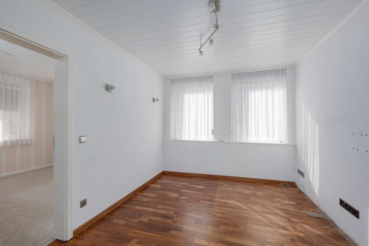 Immobilie in Höfen an der Enz - Unzählige Möglichkeiten - Willkommen in Ihrem neuen Lieblingsplatz! - Bild 2