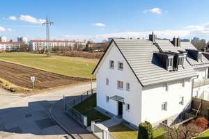 Hochwertig kernsaniertes Mehrfamilienhaus im Norden Münchens – Die vollständige Adresse der Immobilie erhältst du vom Anbieter., 80995 Feldmoching, München – Vorschaubild 2