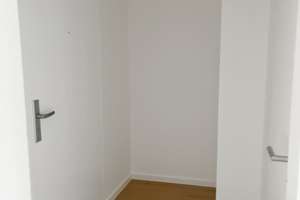 Frisch sanierte 1-Zimmerwohnung in guter lage von Grafing! – Schloßstr. 12, 85567 Grafing bei München – Vorschaubild 3
