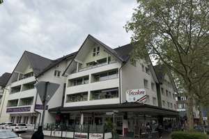 Großzügige 4-Zimmer-Wohnung mit Aufzug direkt am Opladener Platz – Peter-Neuenheuser -Straße 2, 51379 Opladen, Leverkusen – Vorschaubild 1