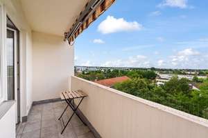 Vermietete 4 Zi Wohnung mit Balkon, Aufzug und Garage in Erlangen – Die vollständige Adresse der Immobilie erhältst du vom Anbieter., 91058 Schönfeld, Erlangen – Vorschaubild 5