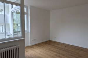 Sanierte Wohnung im Westend mit Einbauküche!