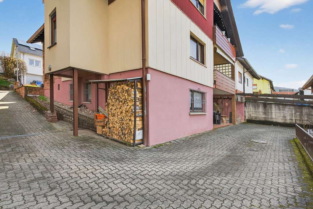 Immobilie in Malsch - Idyllisches Wohnen am Waldrand: Vielseitiges Mehrfamilienhaus auf 620 m² Grund - Bild 3