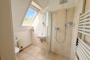 Lichtdurchflutete Dachgeschosswohnung in begehrter Villenlage – Butenfeld 3, 22529 Lokstedt, Hamburg – Vorschaubild 5