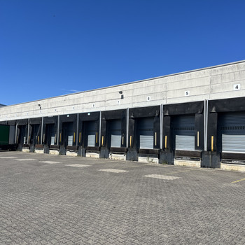 Ca. 2.000 qm Umschlagshalle | 18x Rampe & 1x ebenerdig | ca. 5,00 m UKB