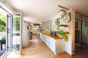 PERFECT FOR MIS FAMILIES!  FREE NOW! Mediterranean Villa at Lake Starnberg – Die vollständige Adresse der Immobilie erhältst du vom Anbieter., 81545 Harlaching, München – Vorschaubild 7