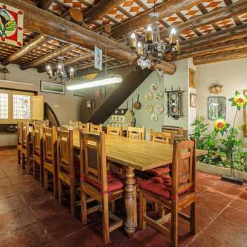 Ein Zuhause mit Seele und Kunst in Mollet de Peralada