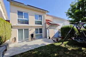 Modernes Einfamilienhaus in begehrter Lage am Charlottensee 