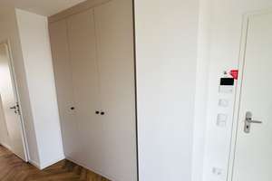 Helle Wohnung mit durchdachtem Grundriss - 2-Zimmer Wohnung mit EBK , FBH und Balkon – Glienicker Weg 136, 12489 Adlershof, Berlin – Vorschaubild 4