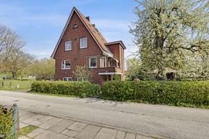 Zwischen Elbe und Großstadt - Familienhaus in ruhiger Lage von Finkenwerder