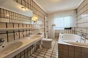 Ihr neues Zuhause in Feldrandlage und doch zentral: Bungalow mit Garten, Garage und großem Potenzial – Hochtaunuskreis – Vorschaubild 9