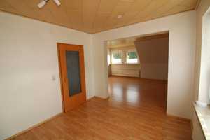 *RESERVIERT* Freistehendes EFH mit Garten inkl. Wintergarten, Balkon & Garagen – Salzgitter – Vorschaubild 3