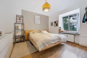 2 Zimmer in Schwabing-West – Altbau-Charme, Parks und U-Bahn nah