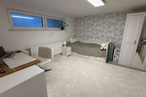 Modernisiertes Familienhaus mit Garten in ruhiger Lage von Frankfurt-Niederursel – 60439 Niederursel, Frankfurt am Main – Vorschaubild 21