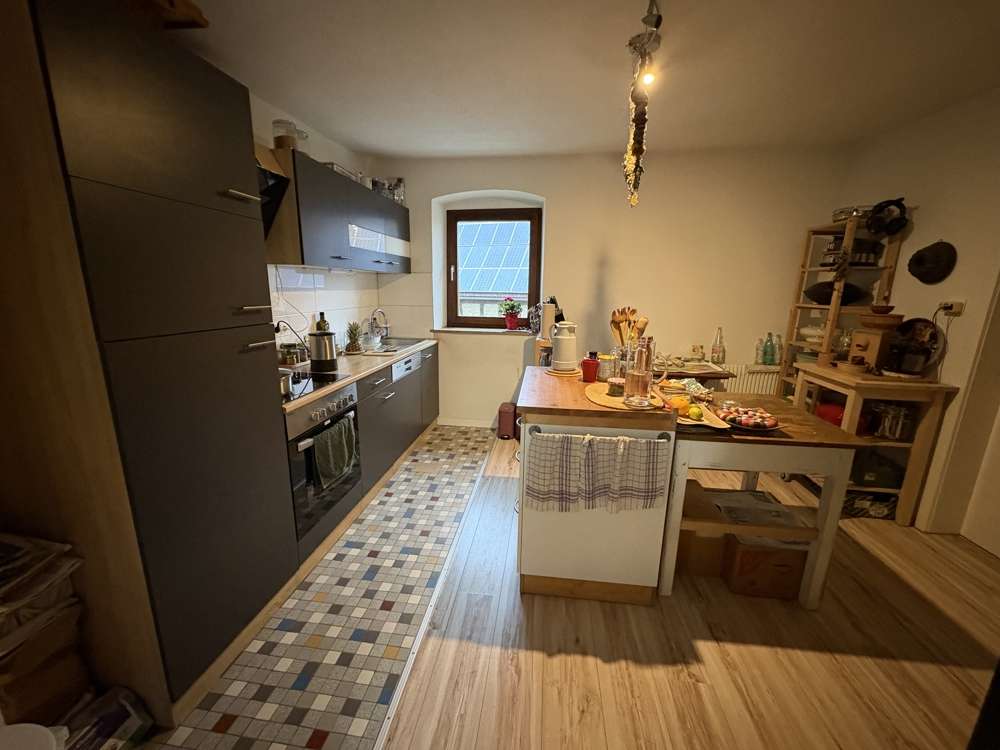 Immobilie in Crailsheim - Großes, vermietetes 2 Familienhaus mit Ausbaumöglichkeit auf ca. 3.361 m² großem Grundstück - Bild 2