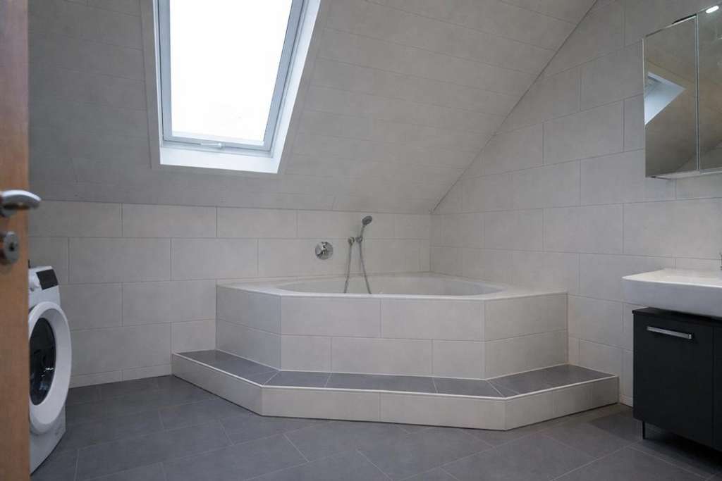 Immobilie in Bad Rappenau - Kapitalanlage: MFH mit 5 Einheiten, Stellplätzen und Scheune in Bad Rappenau-Bonfeld! - Bild 4