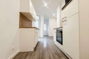 Aus der Gründerzeit! Inklusive Balkon & moderner Einbauküche