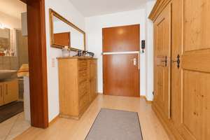 Helle 2,5-Zimmer-Wohnung mit Balkon, Tiefgarage und Nähe zum Flückigersee – Freiburg-Betzenhausen – 79106 Stühlinger-Eschholz, Freiburg im Breisgau – Vorschaubild 2