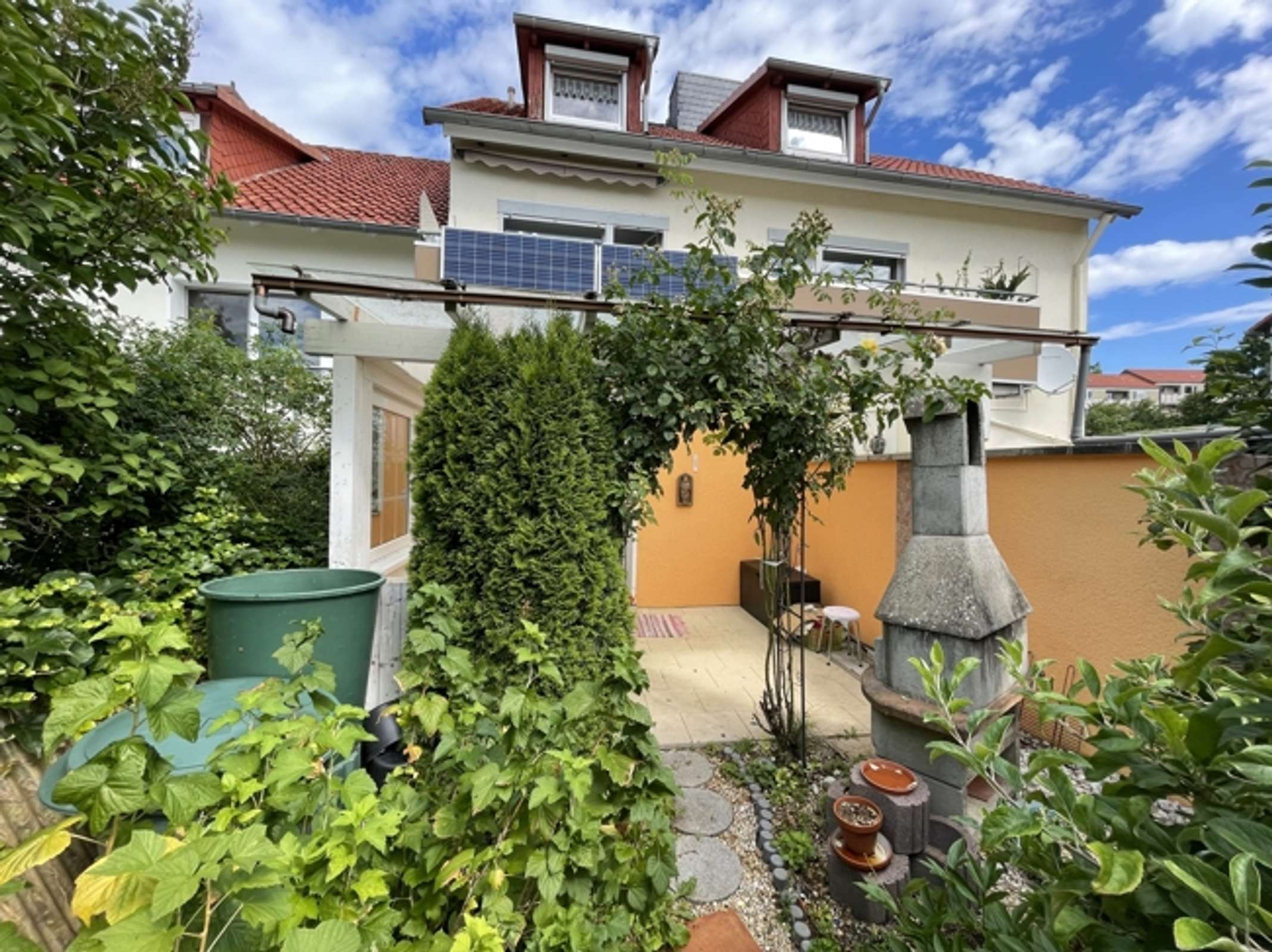 Zur Eigennutzung: 4-Zimmer-Eigentumwohnung mit Terrasse in Halbhöhenlage von Geismar