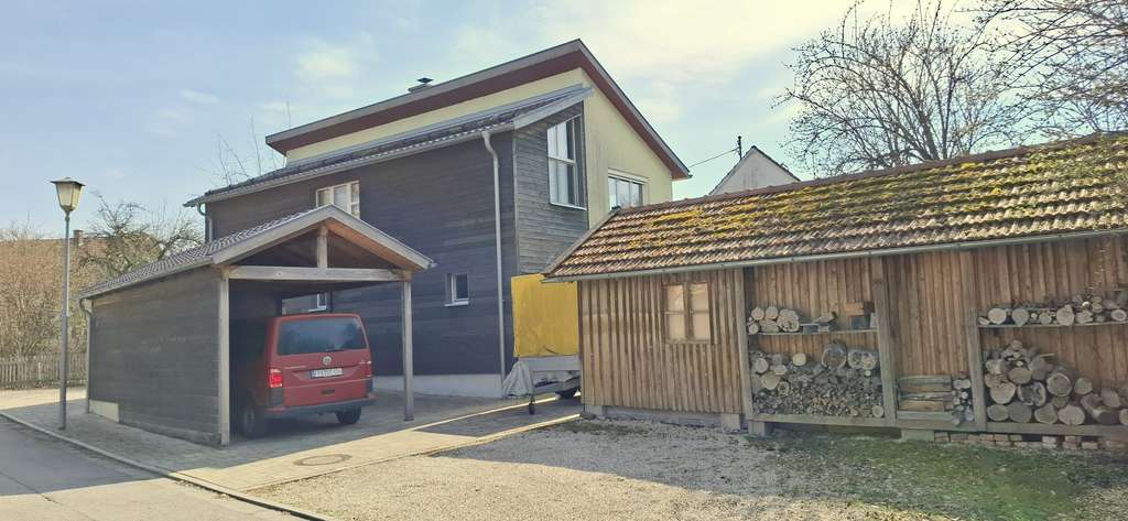 Immobilie in Adelshofen - Ökologisches  lichtdurchflutetes Traumhaus mit Naturgarten, barrierefrei. - Bild 3