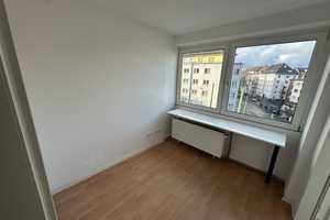 Helle 2-Zimmer-Wohnung mit neuer Einbauküche in zentraler Lage – Kruppstraße 94, 40227 Düsseldorf – Vorschaubild 5