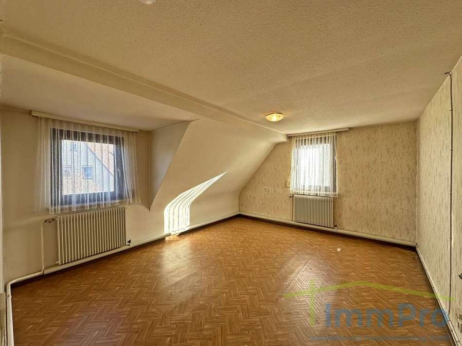 027 Kinder- oder Arbeitszimmer