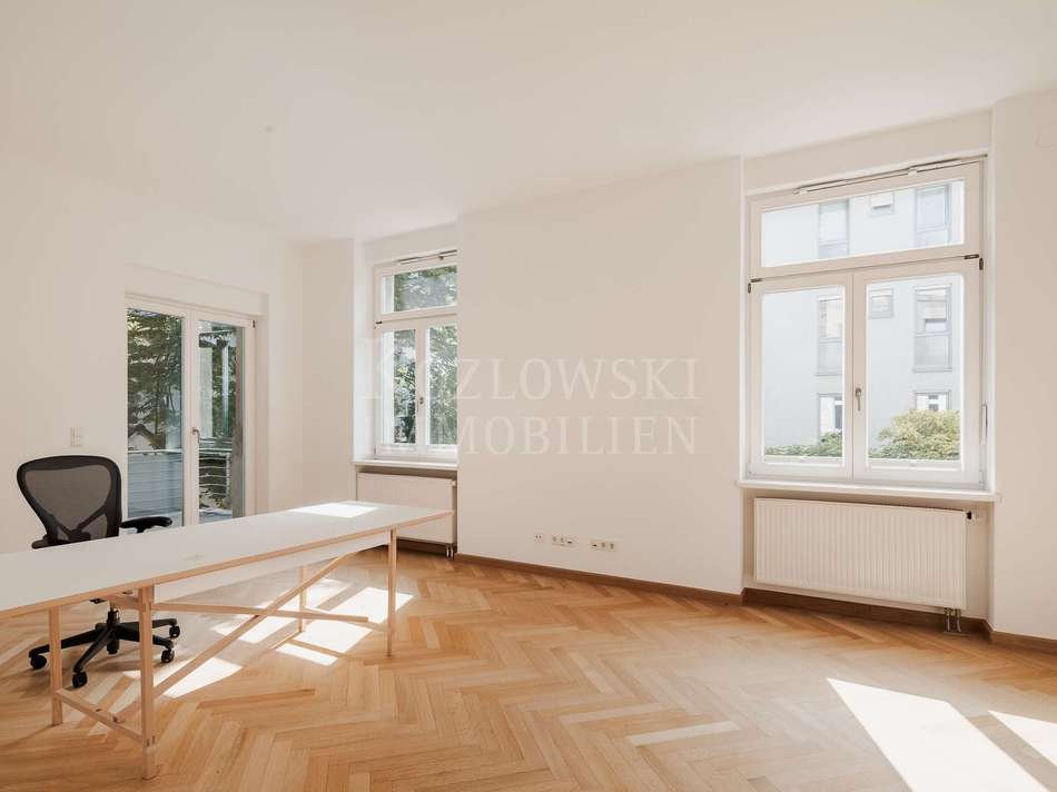 Zimmer V mit Balkon