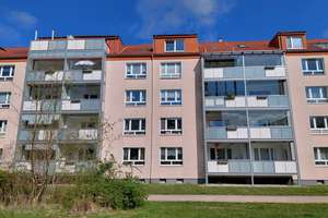 Sehr schöne Eigentumswohnung mit großem Balkon