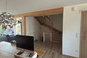 CHARMANTE Doppelhaushälfte mit WOHLFÜHLcharakter! Ideal für Familien oder Paare! Pelletheizung! – St.-Antonius-Straße 12 a, 86860 Jengen – Vorschaubild 9