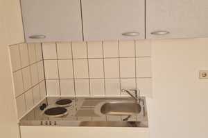 Teilrenovierte 1-ZW mit Singleküchenblock in Lengfeld! – Fraunhoferstr.  4, 97076 Würzburg – Vorschaubild 3