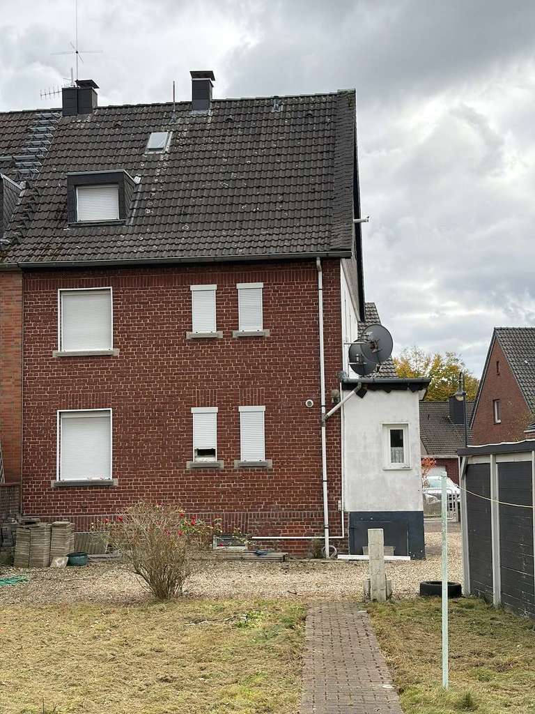 Immobilie in Korschenbroich - Sanierungsbedürftige Doppelhaushälfte auf großem Grundstück in Toplage von Korschenbroich - Bild 4