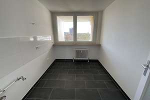 3-Zimmer-Wohnung mit Balkon und TG-Stellplatz in Nürnberg Langwasser – Imbuschstraße 10, 90473 Langwasser Südost, Nürnberg – Vorschaubild 2