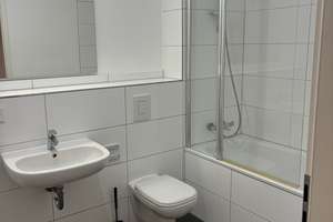 Lichterfüllte Etagenwohnung mit Balkon, moderner Markenküche & Tiefgaragenstellplatz – Mailänder Platz 21, 70173 Europaviertel, Stuttgart – Vorschaubild 3