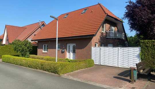 Bild von Einfamilienhaus mit Garage und Carport in Sackgassenlage in Friesoythe