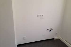 Modernes Wohnen in Burgnähe mit neuem Bad und Balkon! – Rollnerstr. 51, 90408 Uhlandstraße, Nürnberg – Vorschaubild 4