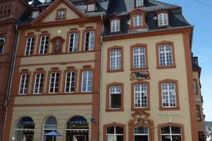 ***Provisionsfrei vom Eigentümer*** Exklusive 4-Zimmer-Wohnung mit Blick auf den Hauptmarkt in Trier