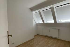 Schicke Dachgeschosswohnung im Herzen Tempelhofs – Friedrich-Franz-Straße 13, 12103 Tempelhof, Berlin – Vorschaubild 3
