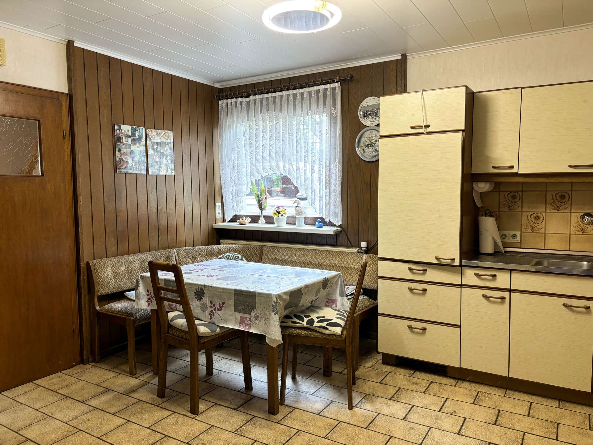 Immobilie in Hamm (Sieg) - Ruhig gelegenes Einfamilienhaus mit Garten, zwei Garagen und Scheune in idyllischer Lage! - Bild 1