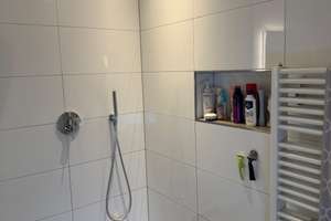 Großzügige Dachgeschosswohnung mit Charme – Frei ab 1.11.! – Kronprinzenstr. 28, 42655 Solingen-Mitte, Solingen – Vorschaubild 2